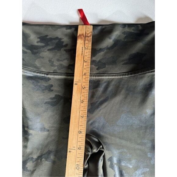 SPANX FAUX LEATHER CAMO LEGGINGS PANTS MATTE OLIVE GREEN SIZE S - Picture 8 of 8